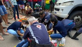 Estudante tenta ultrapassagem, perde controle de motocicleta e colide com dois veículos