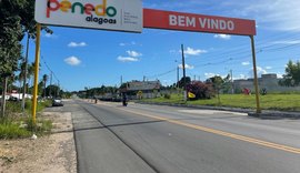 Colisão entre dois veículos deixa vítimas presas às ferragens na AL-110