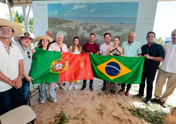 Governador e comitiva portuguesa visitam área onde será construído novo resort, em Coruripe