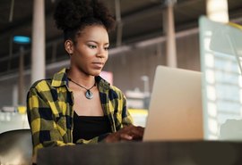 Mulheres em Alagoas ganham menos que homens no mercado formal