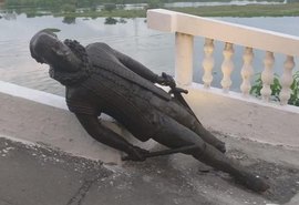 Estátua de Maurício de Nassau é depredada no município de Penedo
