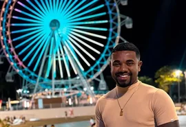 Campeão do BBB visita Alagoas e alfineta críticos; confira