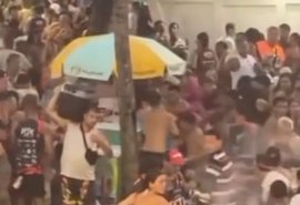 VÍDEO: confusão durante bloco de carnaval causa tumulto na orla de Maceió