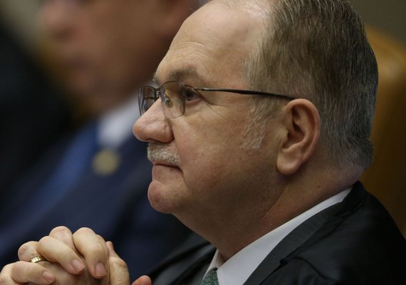 Fachin leva ao plenário relatório da PF que cita Moraes e ex-banqueiro