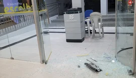 Idoso com indícios de transtorno mental invade agência bancária no centro de Arapiraca