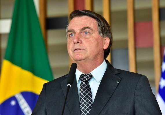 Bolsonaro reclama de cobranças por uso de máscara: 'já encheu o saco isso'