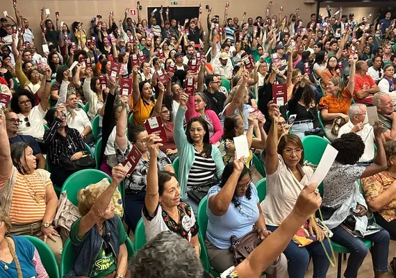 Assembleia do Sinteal suspende greve do Estado em busca de retomada das negociações