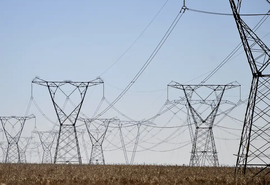Consumidores poderão escolher fornecedor de energia elétrica a partir de 2028