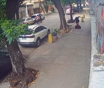Mulher cai em bueiro após tampa solta ceder na Zona Norte do Rio