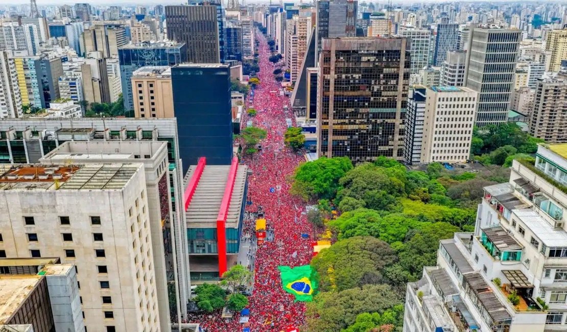O movimento contagiante que pode mudar o curso final da batalha entre Lula e Flávio Bolsonaro