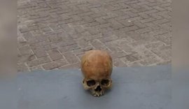 Crânio humano é localizado na Ponta Verde, em Maceió