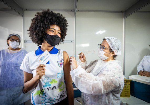 Alagoas: mais de 70% dos jovens de 18 e 19 anos já tomaram 1ª dose de vacina contra Covid-19