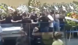 Vídeo: Velório de vereador tem briga generalizada e viúva é agredida