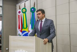 “Que não seja mais um bebê reborn do João Caldas”, cobra Rui Palmeira sobre o novo secretário de Educação de Maceió