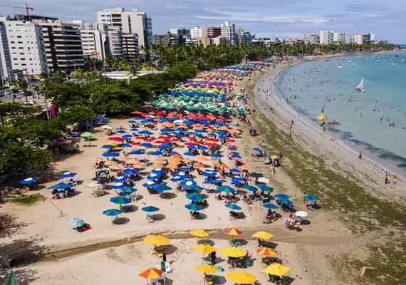 Sol e calor marcam o feriado do Dia do Trabalhador em Alagoas