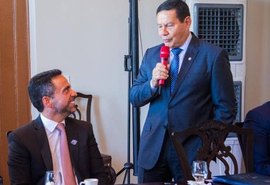 Em Marechal Deodoro, Mourão elogia Paulo Dantas e política de equilíbrio fiscal de Alagoas