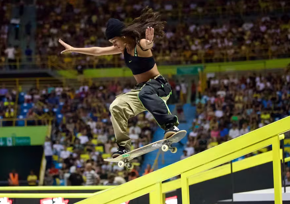 Maranhense Rayssa Leal avança para a final do circuito mundial de skate em Tóquio