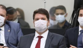 Davi Davino solicita devolução de contribuição previdenciária dos servidores
