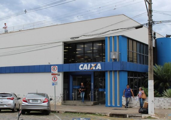 Caixa abre agências neste sábado para saques de auxílio em espécie
