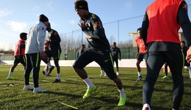 Seleção aguarda Renato Augusto e trabalha com Neymar de coringa