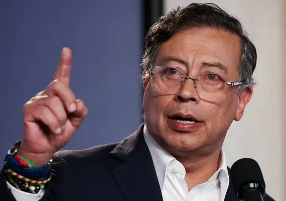 Presidente da Colômbia defende Pix após críticas de Trump