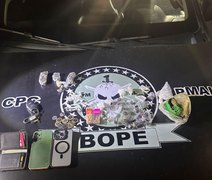 PM apreende 32 armas e 37 quilos de entorpecentes durante ocorrências em Maceió e no interior