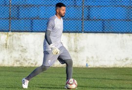 Goleiro titular do CSA segue em tratamento e não deve jogar terça (24)