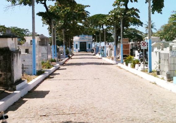 Cemitérios públicos e privados de Maceió devem adotar medidas para proteger trabalhadores