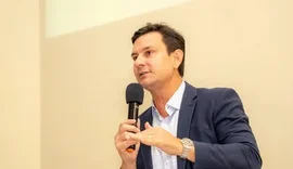 Temendo perder emendas, prefeitos pedem fim de impasse Lira x Renan