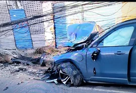 Motorista embriagado é preso após derrubar e arrastar poste em Maceió