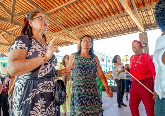 Idosas do Cras Área Lagunar celebram Dia dos Avós com festa e integração