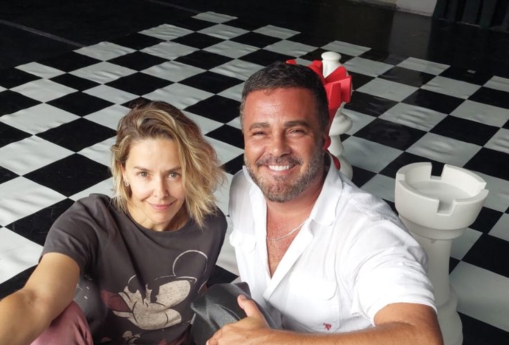 Bianca Rinaldi e Rodrigo Phavanello fazem curta temporada da comédia “Casa, Comida e Alma Lavada” em São Paulo