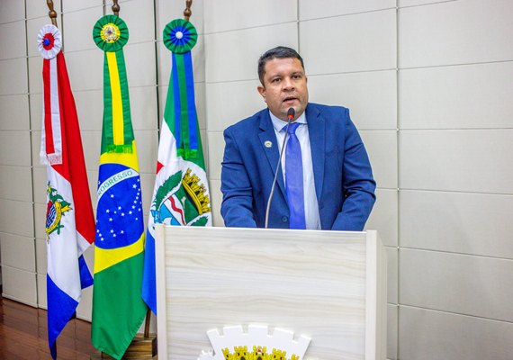 Sob articulação do vereador Allan Pierre, servidores públicos de Maceió garantem reajuste salarial de 5%