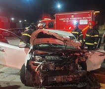 Uma pessoa morre e três ficam feridas após colisão entre carros em Maceió