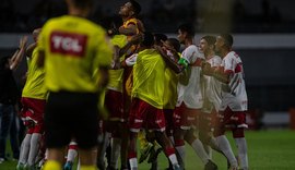 CRB vence Grêmio com destaque para o goleiro Diogo Silva, autor de dois gols