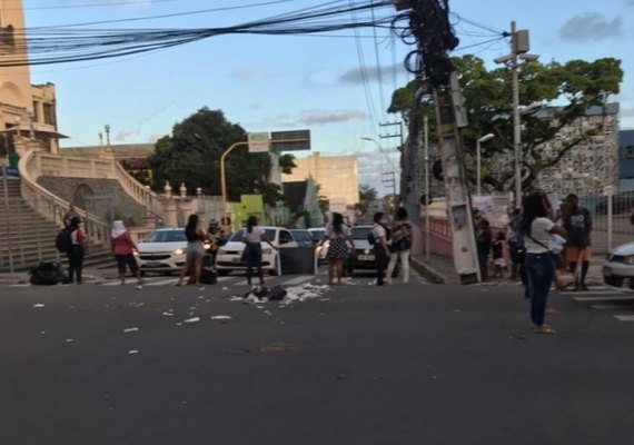 Familiares de presos seguem com protesto e bloqueiam ruas do Centro