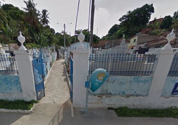 Cemitério reabre para visitas após problemas com afundamento de solo em Maceió