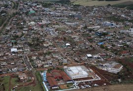 Paraná decreta calamidade pública após tornado destruir cidade