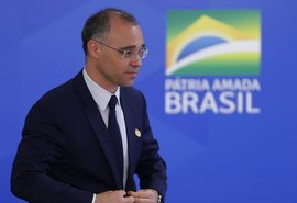 Governo confirma André Mendonça no Ministério da Justiça e Alexandre Ramagem no comando da PF