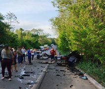 [VÍDEO] Grave acidente entre carreta e carros deixa um morto no interior de AL