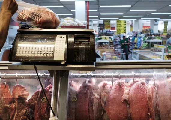 Governo zera imposto da importação de itens essenciais da cesta básica