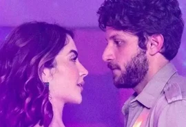 Cena de sexo entre Jade Picon e Chay Suede viraliza nas redes sociais; assista