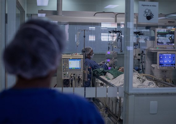 Só um em cada três pacientes graves sobrevive no Brasil, diz pesquisa
