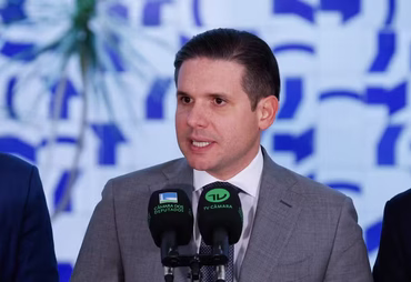 PEC 6x1: Câmara anuncia redução da jornada de trabalho para 40 horas
