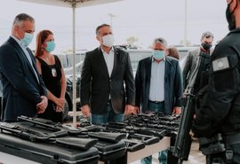 Governador entrega novas viaturas e armamentos à Segurança Pública