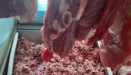 Vigilância Sanitária apreende 70 quilos de carne em frigorífico no Benedito Bentes