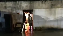 Mulher morre asfixiada após incêndio em residência em Arapiraca