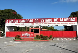 “Maior campeão de AL”: CRB instala fachada após alcançar 45 taças estaduais