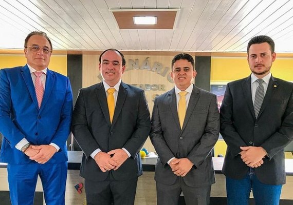 Leandro Silva toma posse e promete reverter situação de Junqueiro