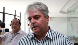 MPAL apura denúncia de que ex-prefeito de Cajueiro furou a fila da vacinação